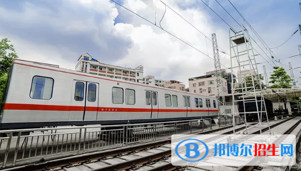 广州铁路职业技术学院是几专