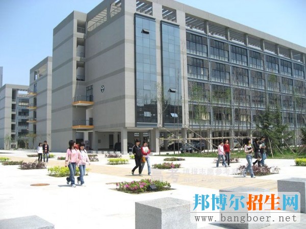 南京理工大学泰州科技学院校园一角1698