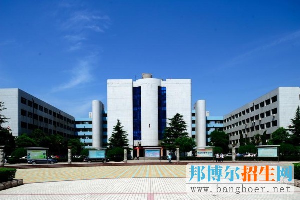 华北水利水电大学校园一角9231