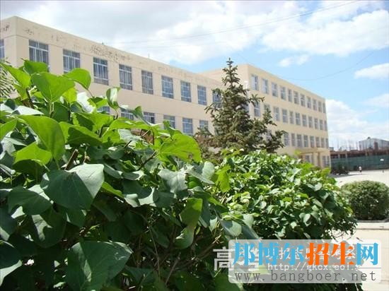 锡林郭勒职业学院校园一角3681