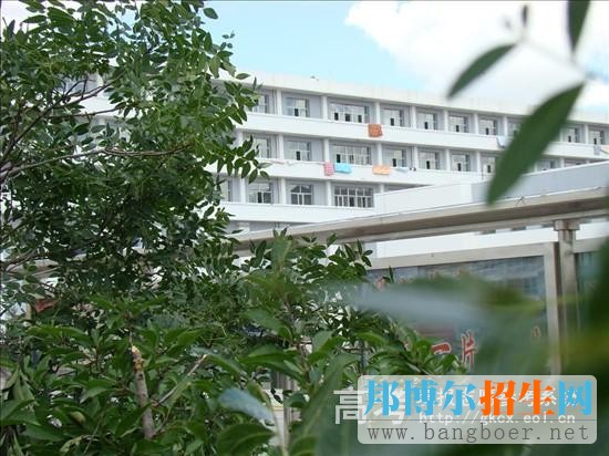 锡林郭勒职业学院校园一角3679