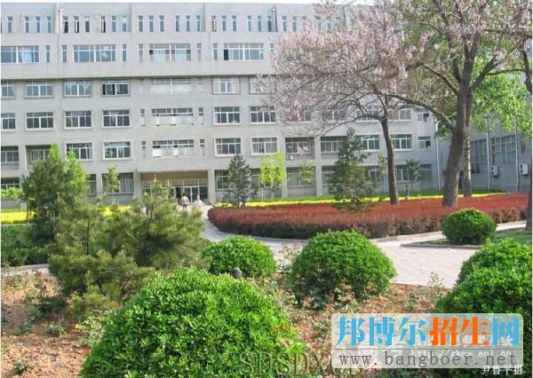 山东师范大学历山学院校园一角7119