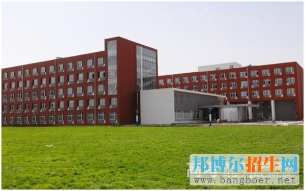 沈阳工业大学工程学院校园一角4343