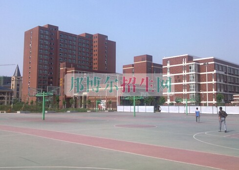 新乡医学院