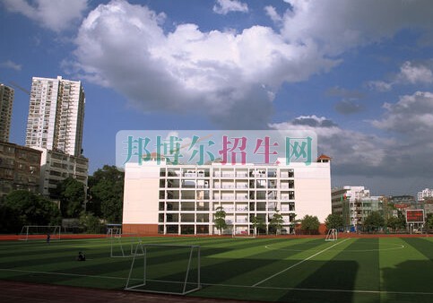 右江民族医学院