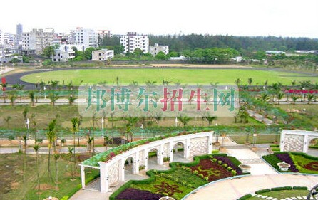 海南医学院