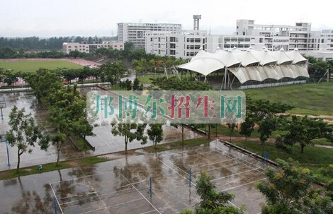 海南医学院