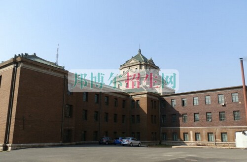 吉林大学白求恩医学院