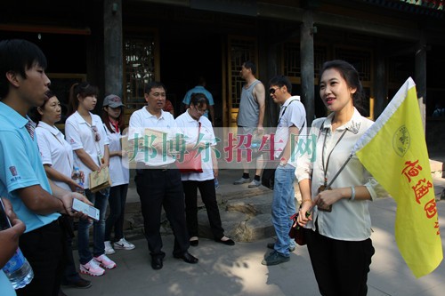 女生学导游怎么样