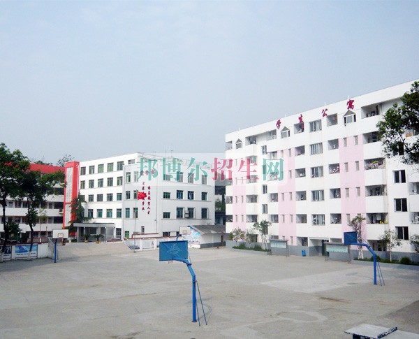 学航空服务哪个学校好