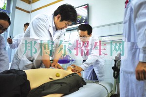  男生可以读临床医学专业吗