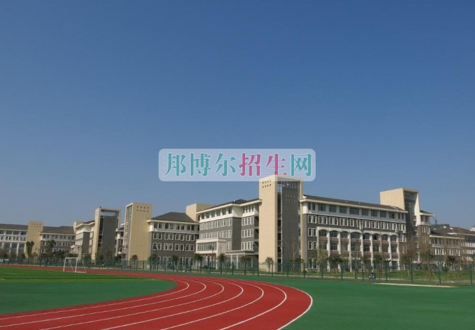 女生学康复治疗