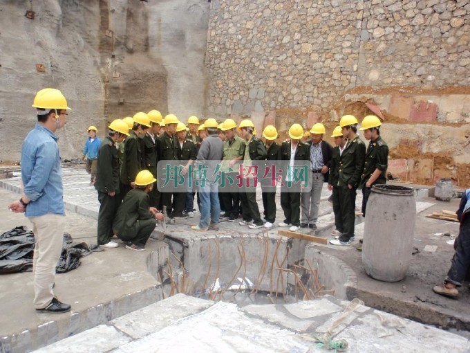 成都初中生读建筑工程技术怎么样