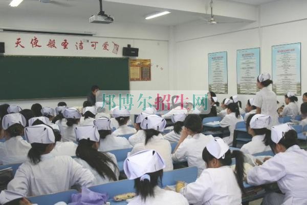 成都哪里有涉外护理学校