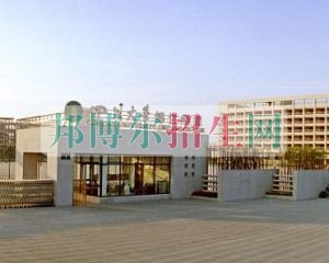 成都高等移动通信技术大专学校