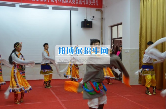 四川省档案学校被评为全省民族团结进步创建活动示范单位