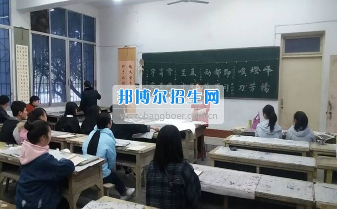 四川省江安县职业技术学校周末大课堂，留守学生温馨家园