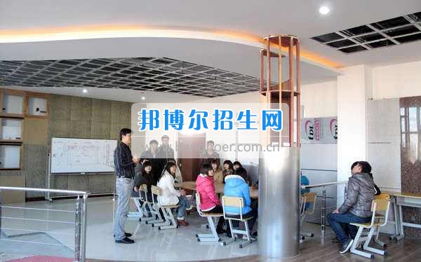 成都比较好的建筑装饰工程技术学校