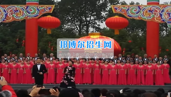 资阳师范学校200余名师生走进资阳春节特别节目演出