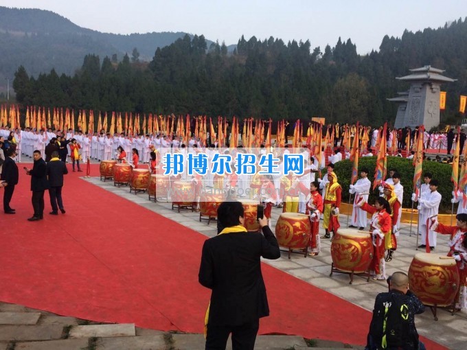 绵阳市服装职业技术学校助兴海峡两岸嫘祖祭祀大典