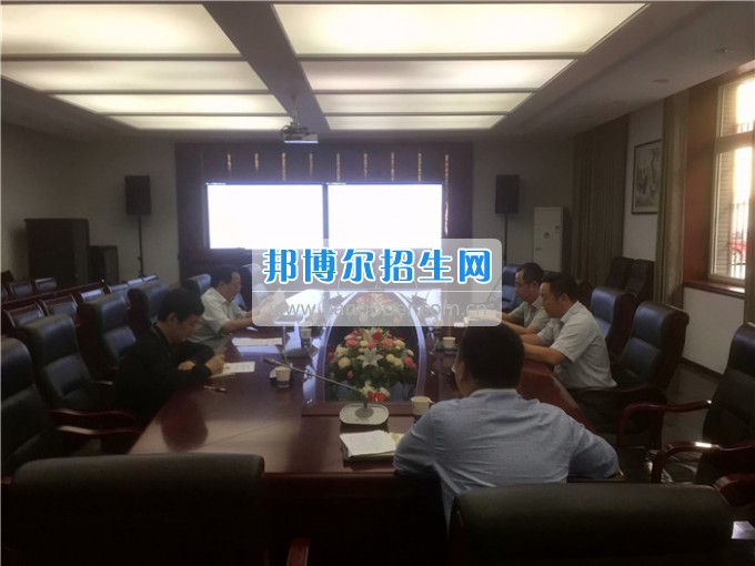 重庆大学城市科技学院召开三期实验大楼规划研讨会