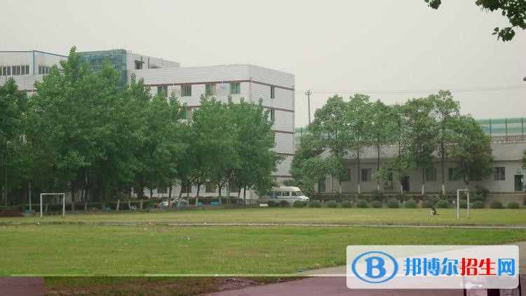 四川省贸易学校招生办联系电话