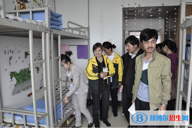 新疆喀什地区卫生学校宿舍条件