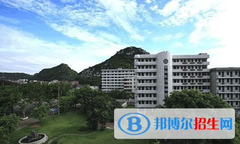 四川省商业服务技工学校2018年报名条件、招生对象