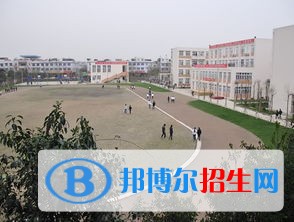 崇州市蜀城中学2022年学费、收费多少