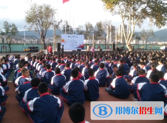 四川省广元市上西中学2022年招生办联系电话