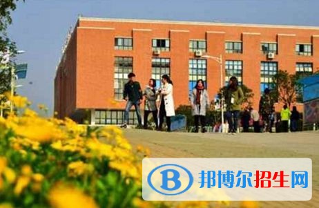 成都幼儿师范学校的新课程对幼儿教师要求