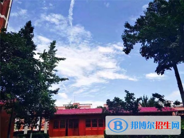 成都机械高级技工学校2