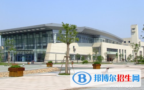杭州万向职业技术学院五年制大专2021年招生办联系电话