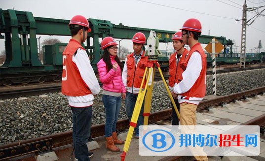 陕西初中生上铁路学校