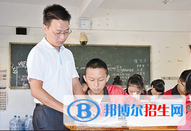 云南德宏民族第一中学2022年招生计划