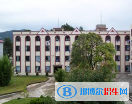 腾冲民族完全中学2022年宿舍条件