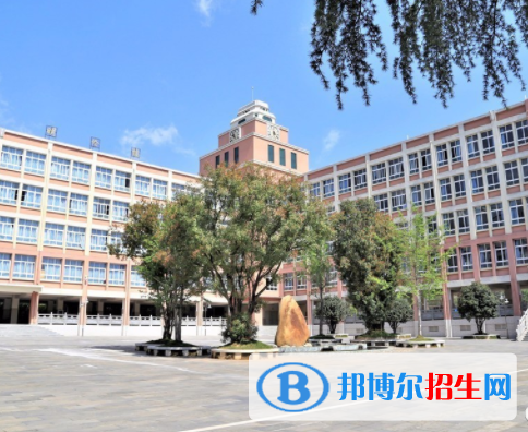隆阳第一中学2022年招生办联系电话