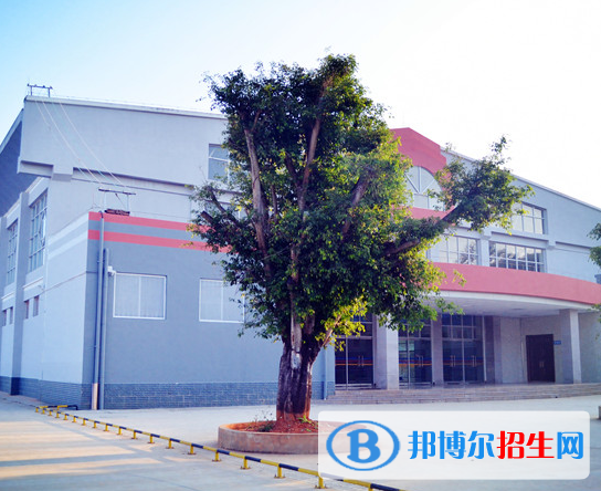 云南普洱第一中学2022年招生办联系电话