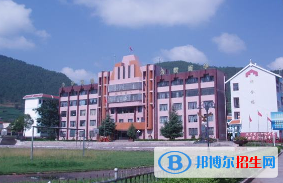 云南宁蒗第一中学2022年招生简章