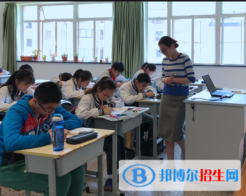 四川泸定中学2022年宿舍条件