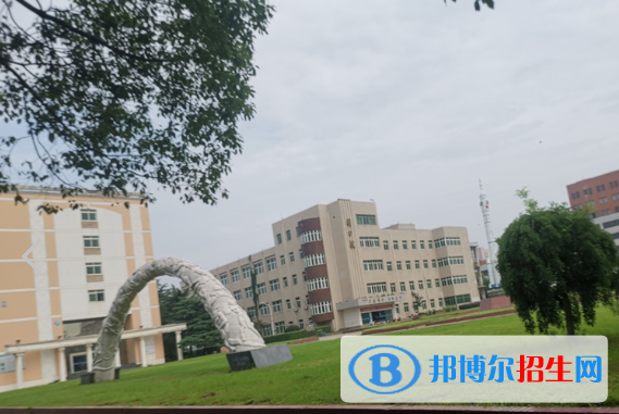 南昌2020年初中生能读什么铁路学校