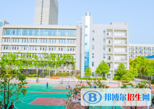 长沙2020年女生适合铁路学校吗