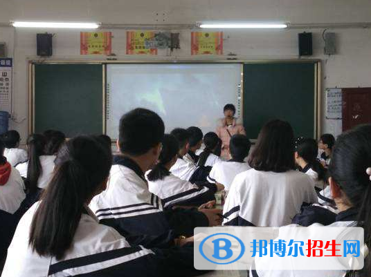 四川大竹文星中学2022年学费、收费多少