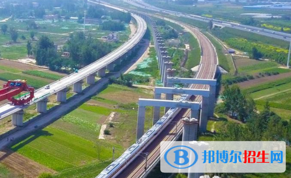 武汉2020年读铁路学校多少钱