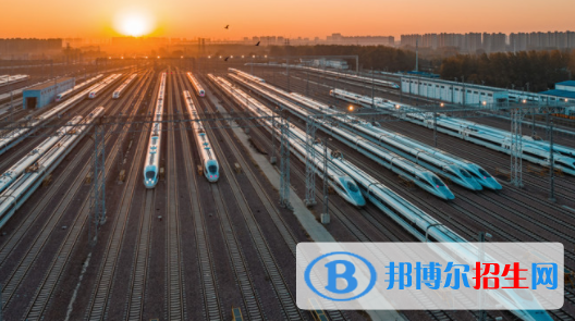 武汉2020年铁路学校多少钱