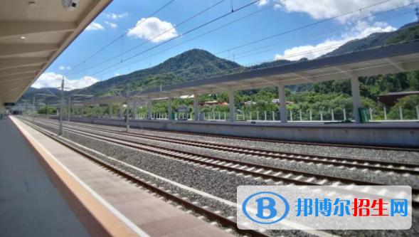 黄冈2020年铁路学校多少钱