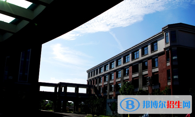 杭州英特外国语学校2020年招生办联系电话