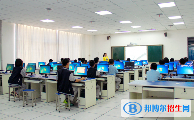 河南师大附中双语国际学校初中部2020年招生办联系电话