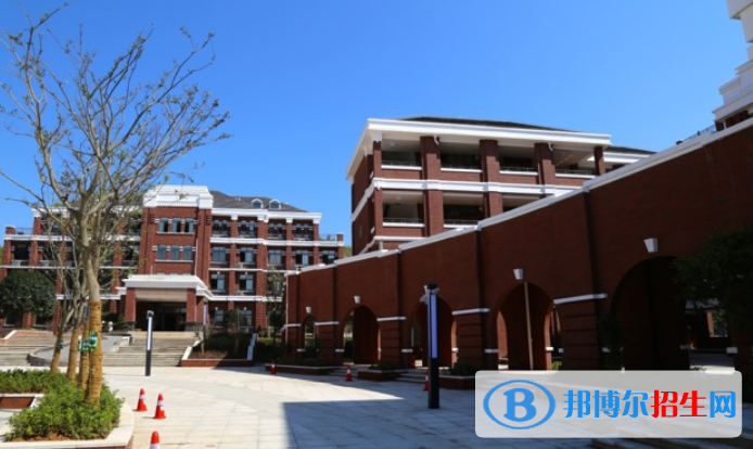 宜昌龙盘湖国际学校初中部2020年招生计划