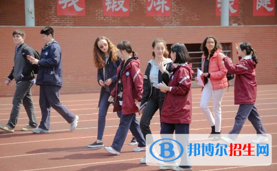 西部地区最强国际高中第一校、中国国际学校TOP35、成都七中国际部连续上榜!